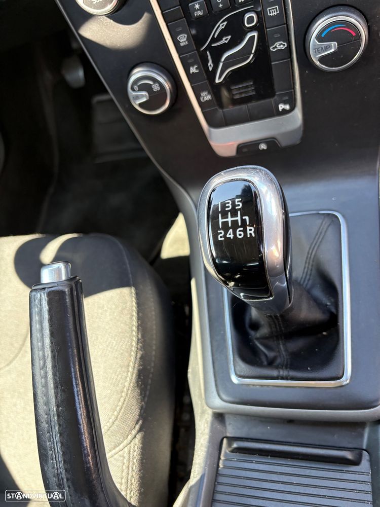 Volvo V40 2.0 D2 R-Design Momentum - 51