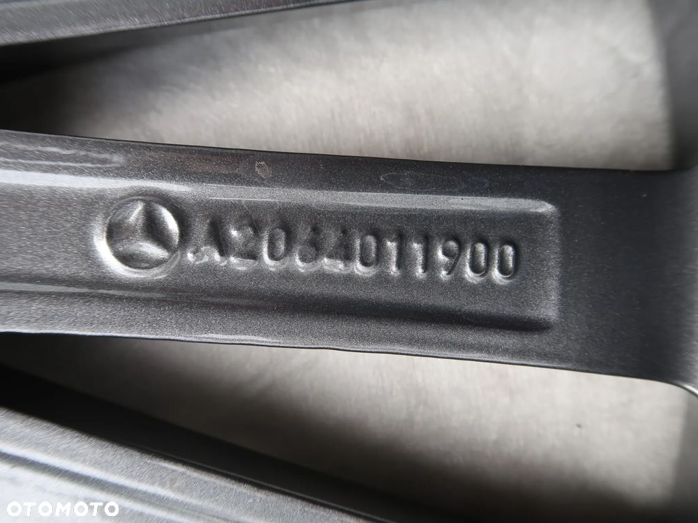 W37 Felga Mercedes A2064011900 7,5x19et40 Idealna szara - 6