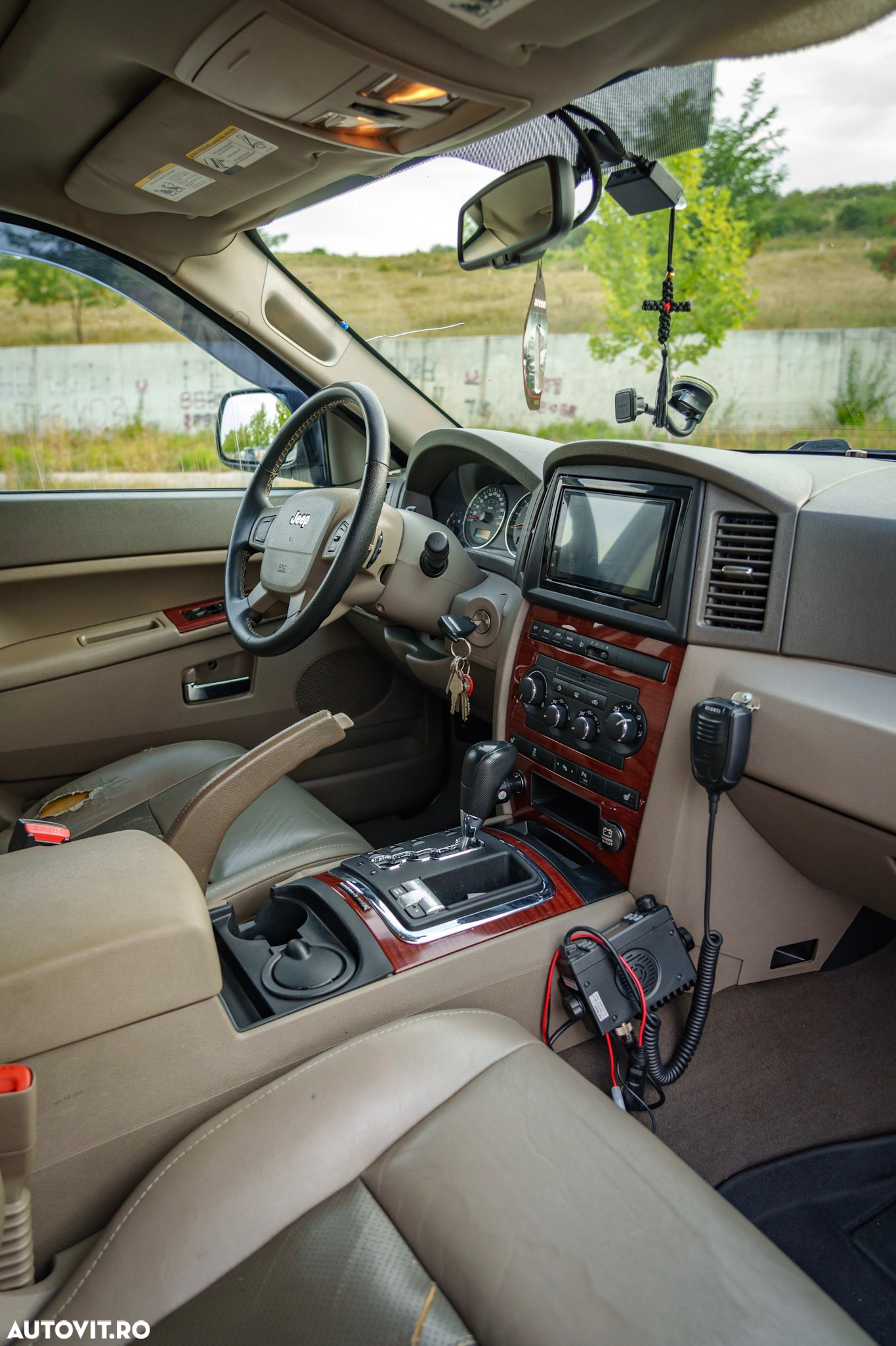 Jeep Grand Cherokee - 9