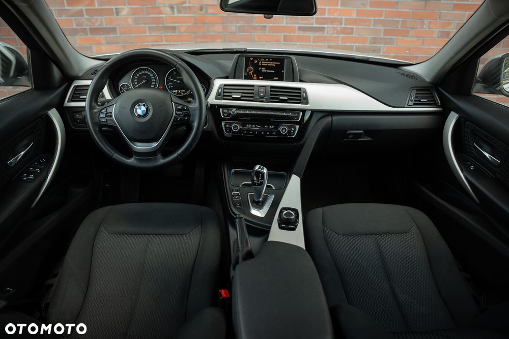 BMW Seria 3 318d - 5