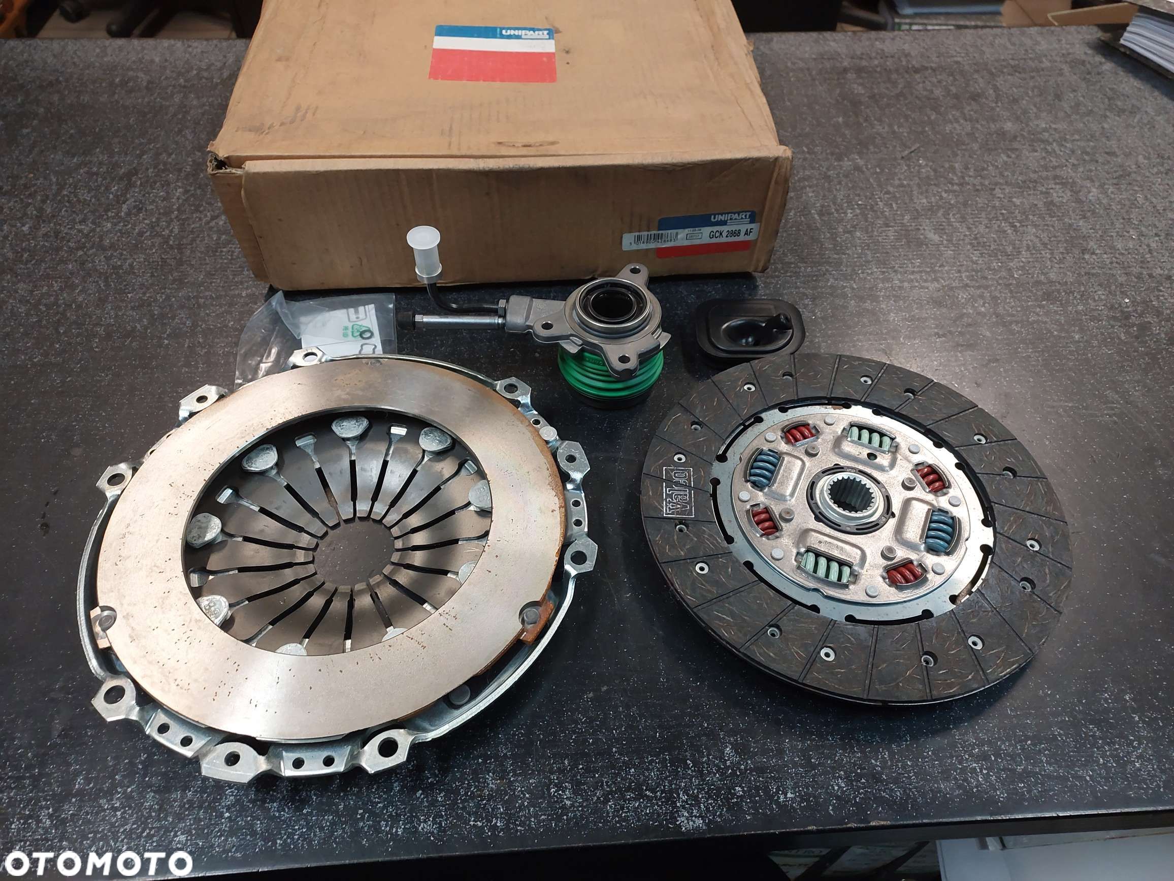 Zestaw sprzęgła sprzęgło  z łożyskiem hydraulicznym FORD COUGAR, MONDEO I, MONDEO II 2.0 02.93-12.01 - 1