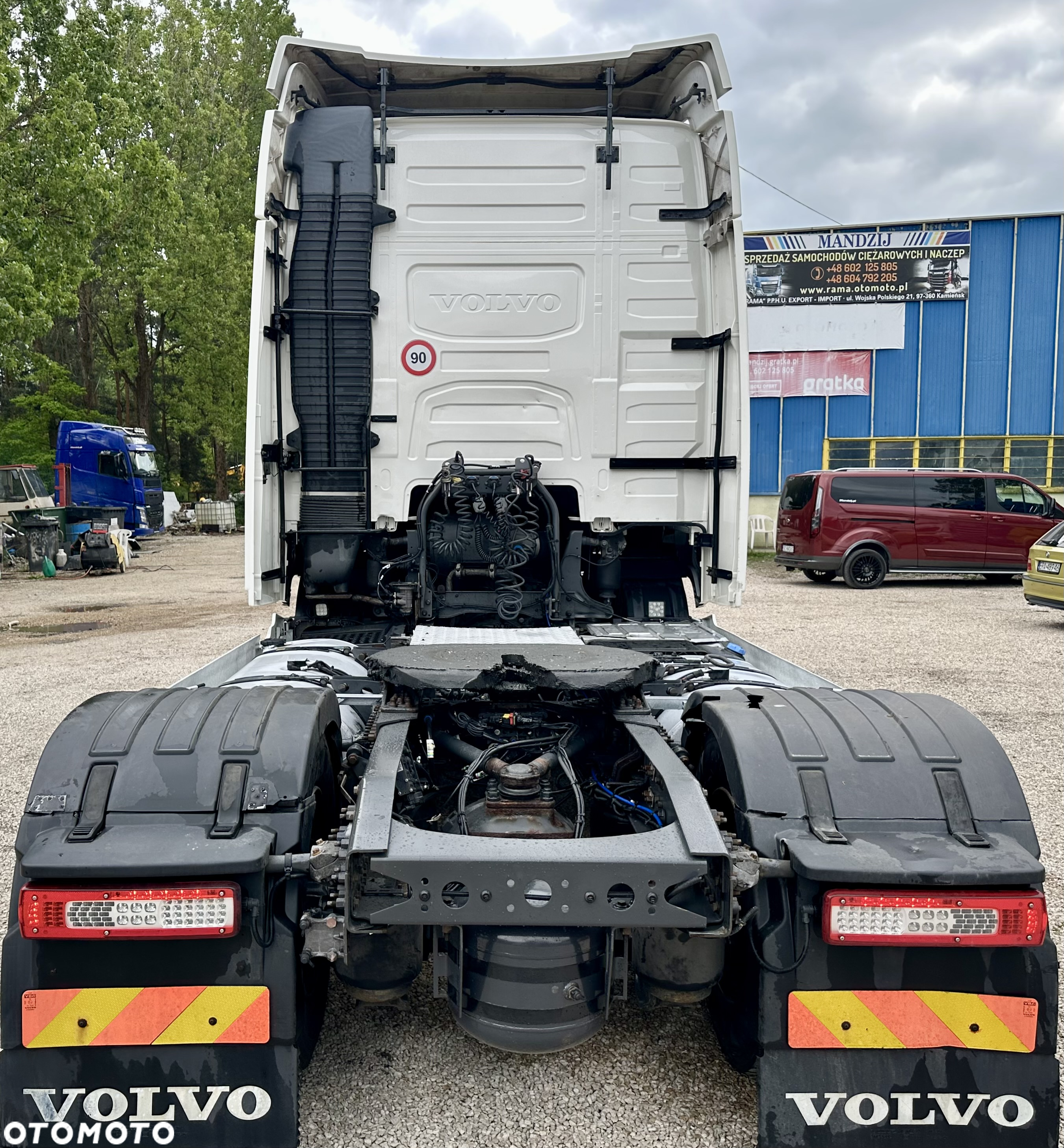 Volvo FH500 GLOB XL AUTOMAT FULLSPOJLERY KLIMA SKÓRA LED LODÓWKA 2xALUTANK EURO 6 2015r ŁADNY - 8