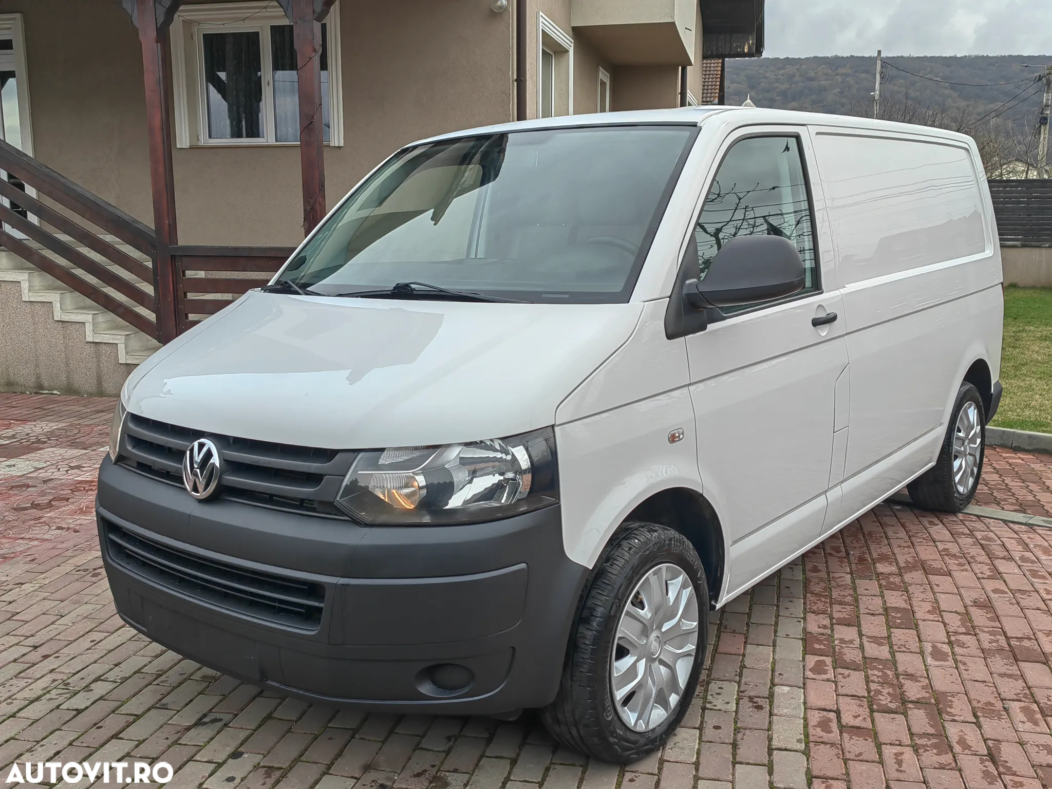 Volkswagen Transporter - 2