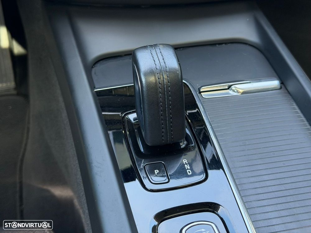 Volvo XC 60 2.0 T8 PHEV Momentum Plus AWD - 54