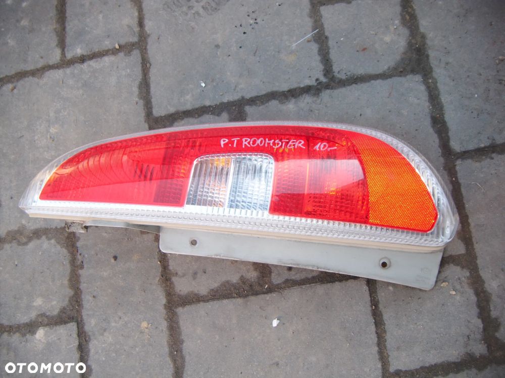 skoda roomster 10r  lampa prawy tył