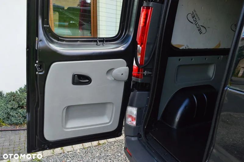 Opel Vivaro - 18
