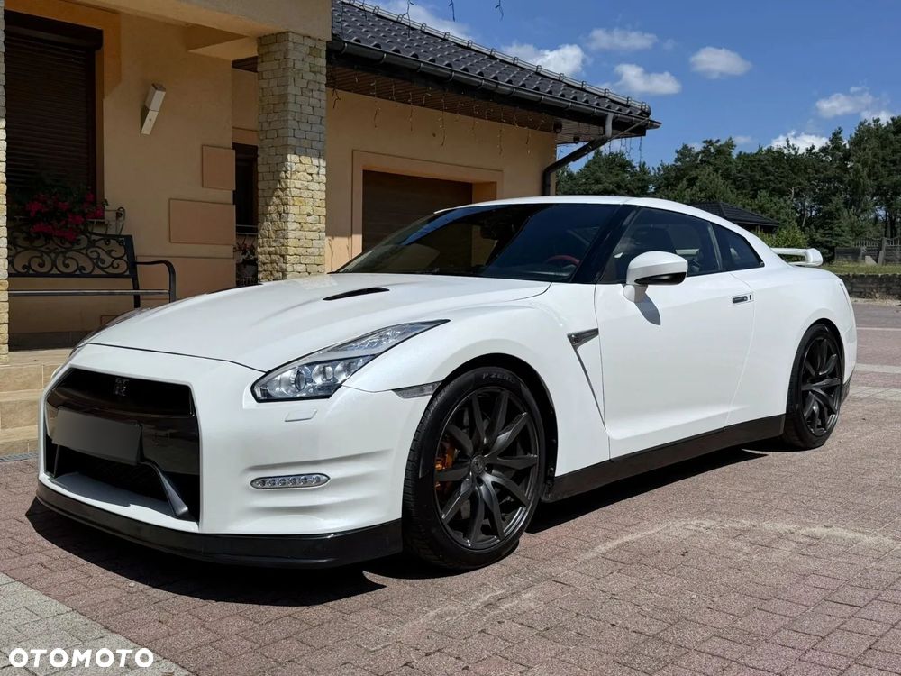 Nissan GT-R - 6