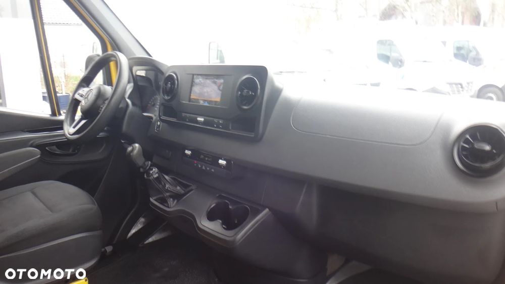 Mercedes-Benz SPRINTER - 10