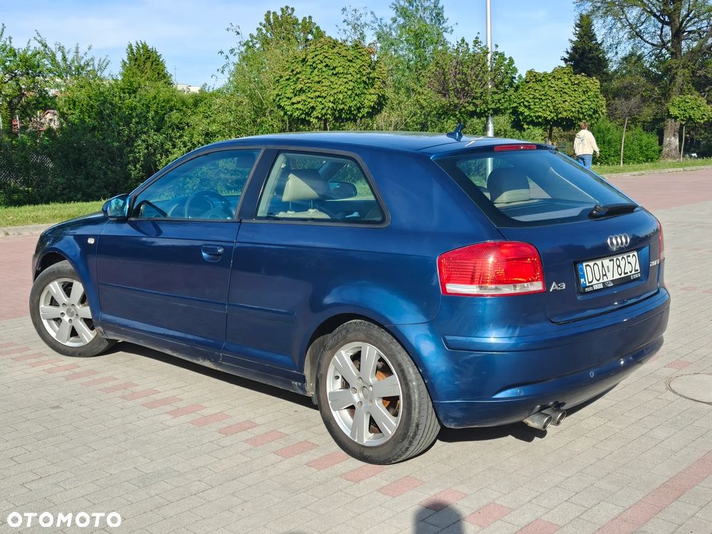 Audi A3 3-drzwiowe 2.0 FSI Ambiente Tiptronic - 3