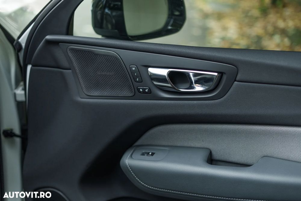 Volvo XC 60 B4 MHEV R-Design - 19