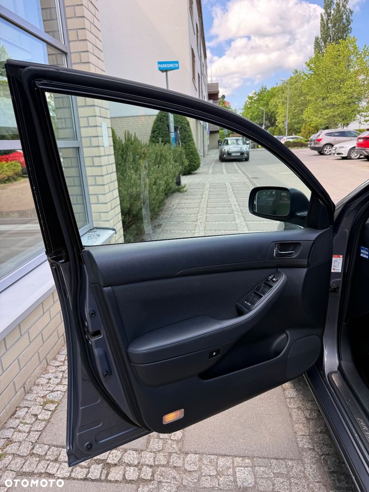 Toyota Avensis 1.8 VVT-i Terra - 12