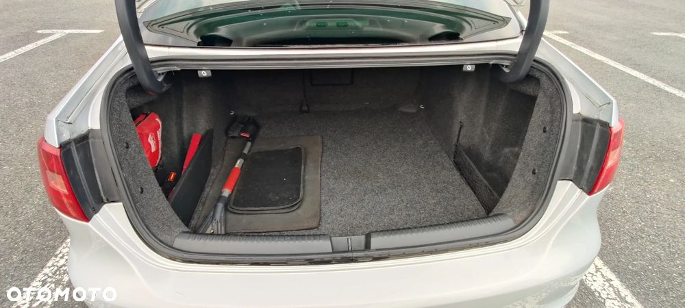 Volkswagen Jetta 1.4 TSI Highline - 17