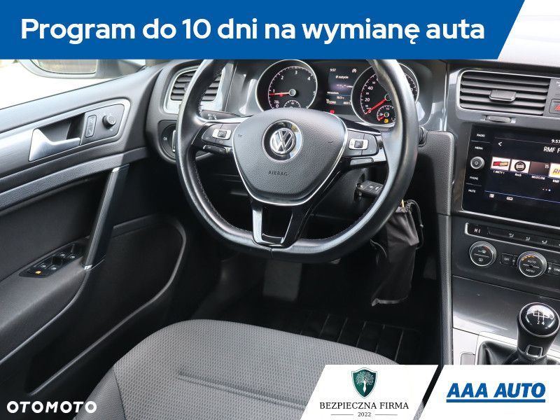 Volkswagen Golf - 8