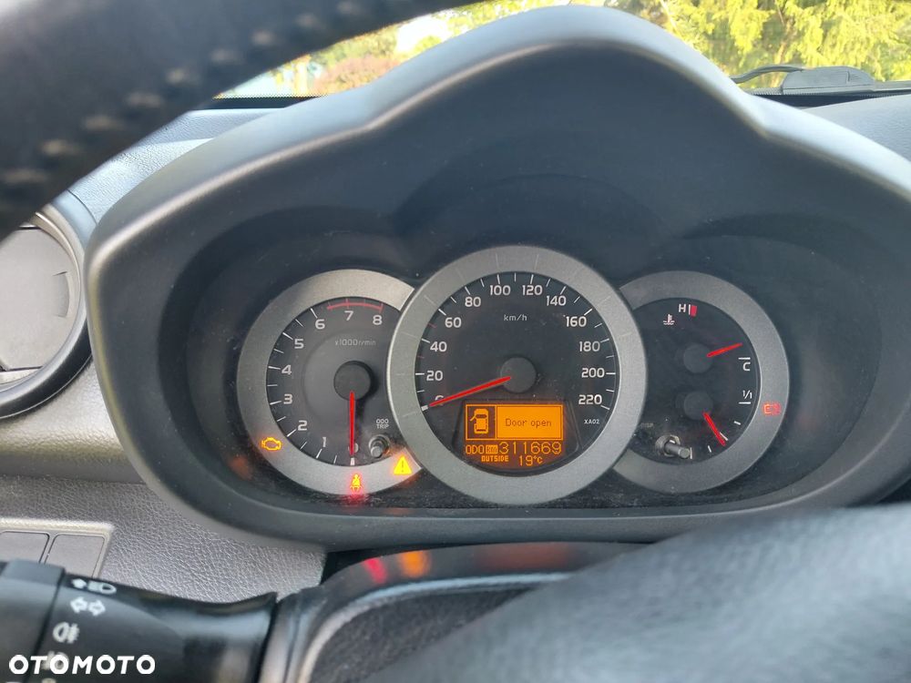 Toyota RAV4 - 6