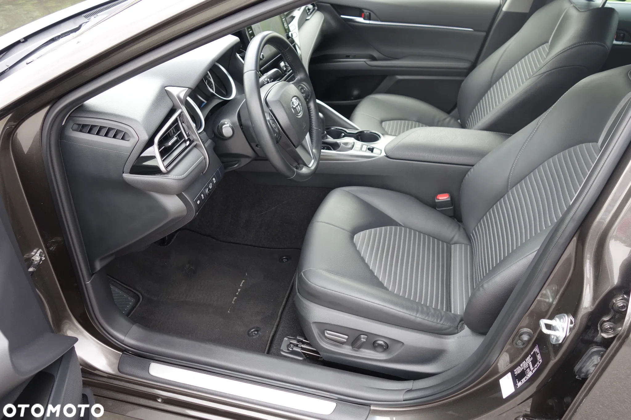 Toyota Camry 2.5 Hybrid Prestige CVT - 13