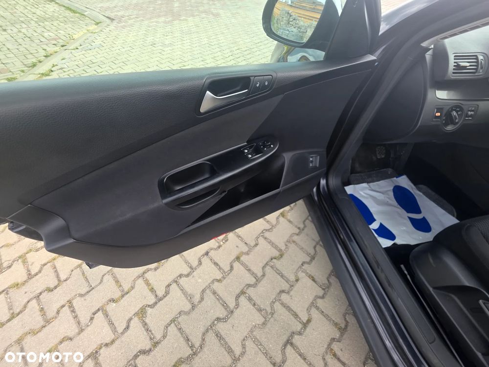 Volkswagen Passat 2.0 TDI DPF Comfortline - 8