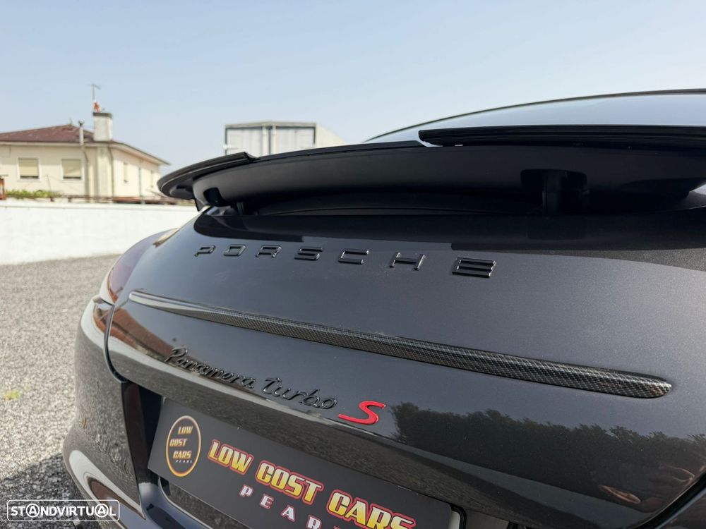 Porsche Panamera Turbo PDK - 36