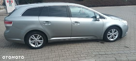 Toyota Avensis 2.0 D-4D - 5