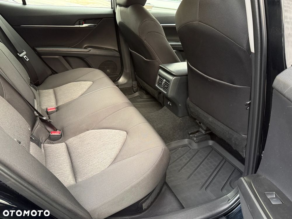 Toyota Camry 2.5 Hybrid Comfort CVT - 18