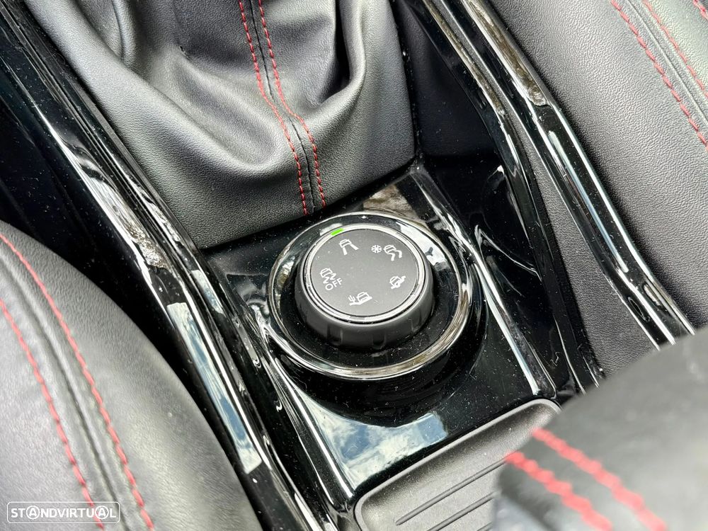 Peugeot 2008 1.2 PureTech GT Line - 4