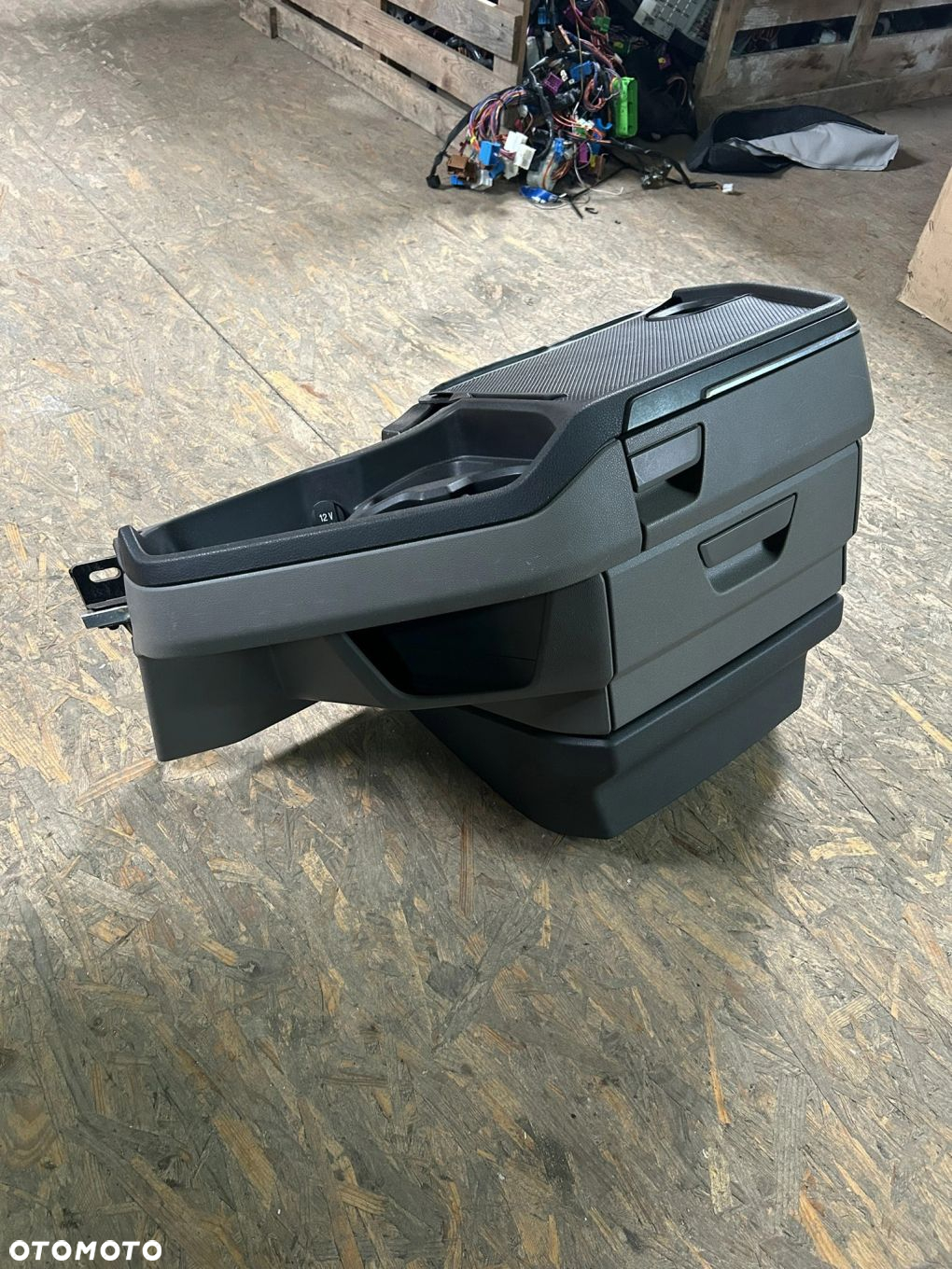 KONSOLA KOKPIT ZE SCHOWKAMI SCANIA S NTG - 2