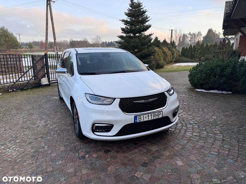 Chrysler Pacifica - 5