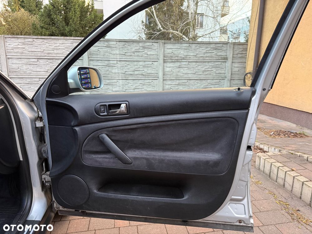 Volkswagen Passat 1.9 TDI Comfortline - 20