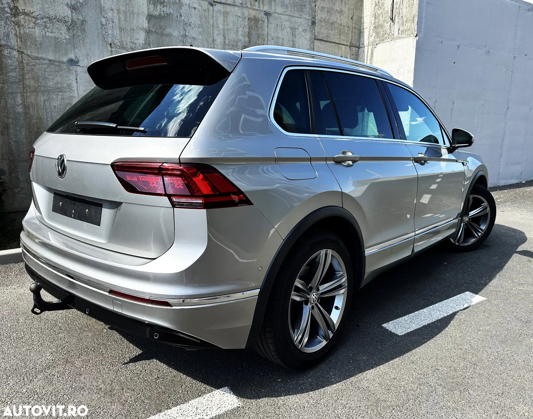 Volkswagen Tiguan 2.0 TDI SCR 4MOTION DSG R-Line - 4