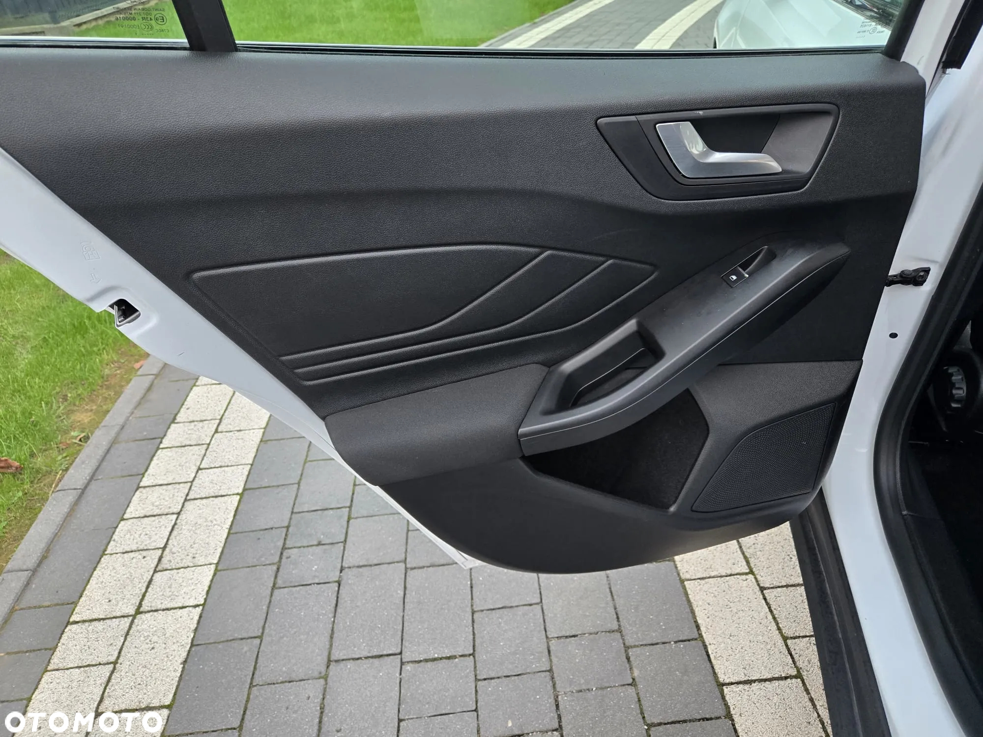 Ford Focus 1.0 EcoBoost Hybrid ACTIVE X - 12