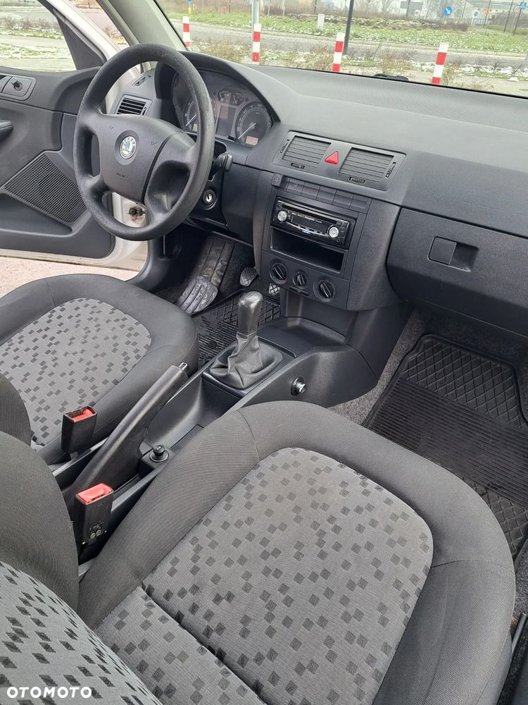 Skoda Fabia 1.4 16V Active - 8