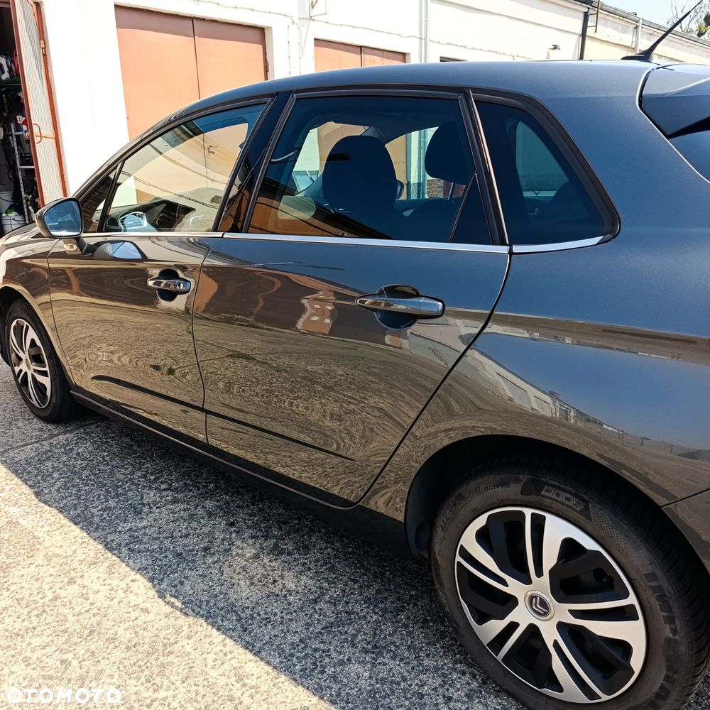 Citroën C4 HDi 90 Attraction - 4