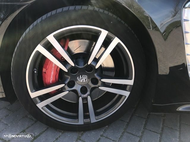 Porsche Panamera Turbo PDK - 8