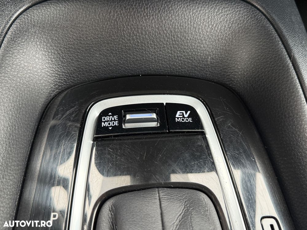 Toyota Corolla 1.8 HSD Dynamic - 12