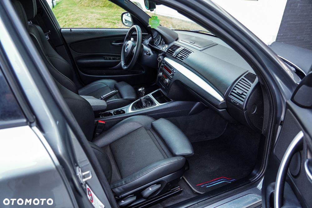 BMW Seria 1 120d - 24