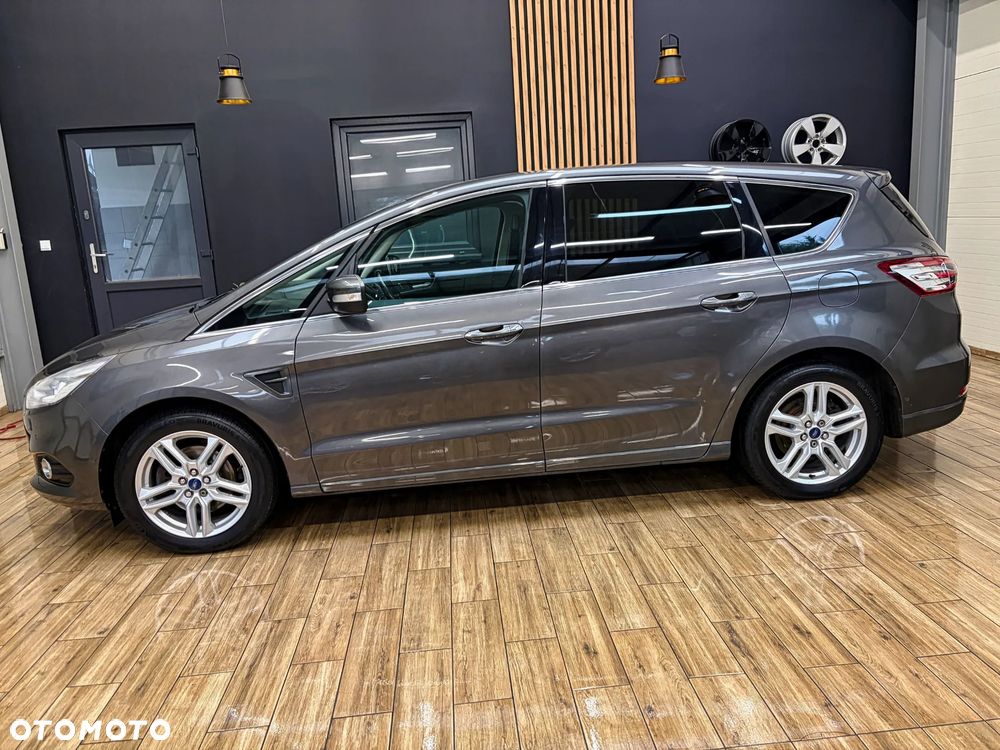 Ford S-Max - 11
