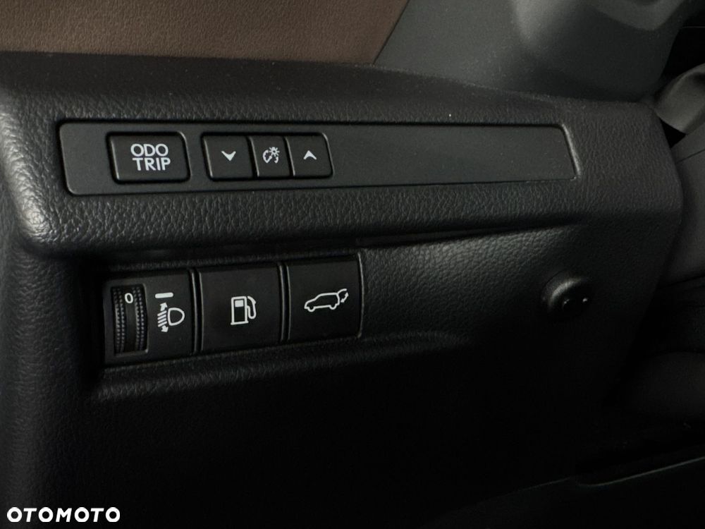 Lexus LBX 1.5 Hybrid Elegant - 28