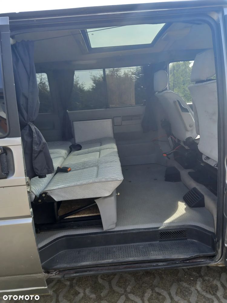 Volkswagen Multivan - 20