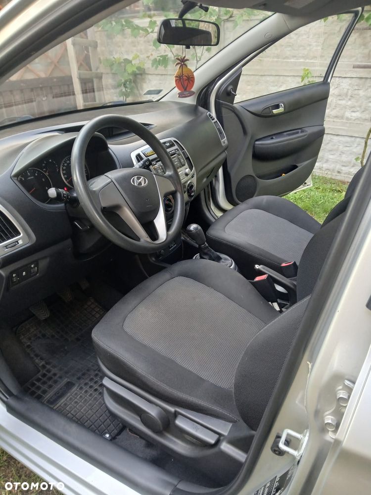 Hyundai i20 1.1 CRDi Classic + - 12
