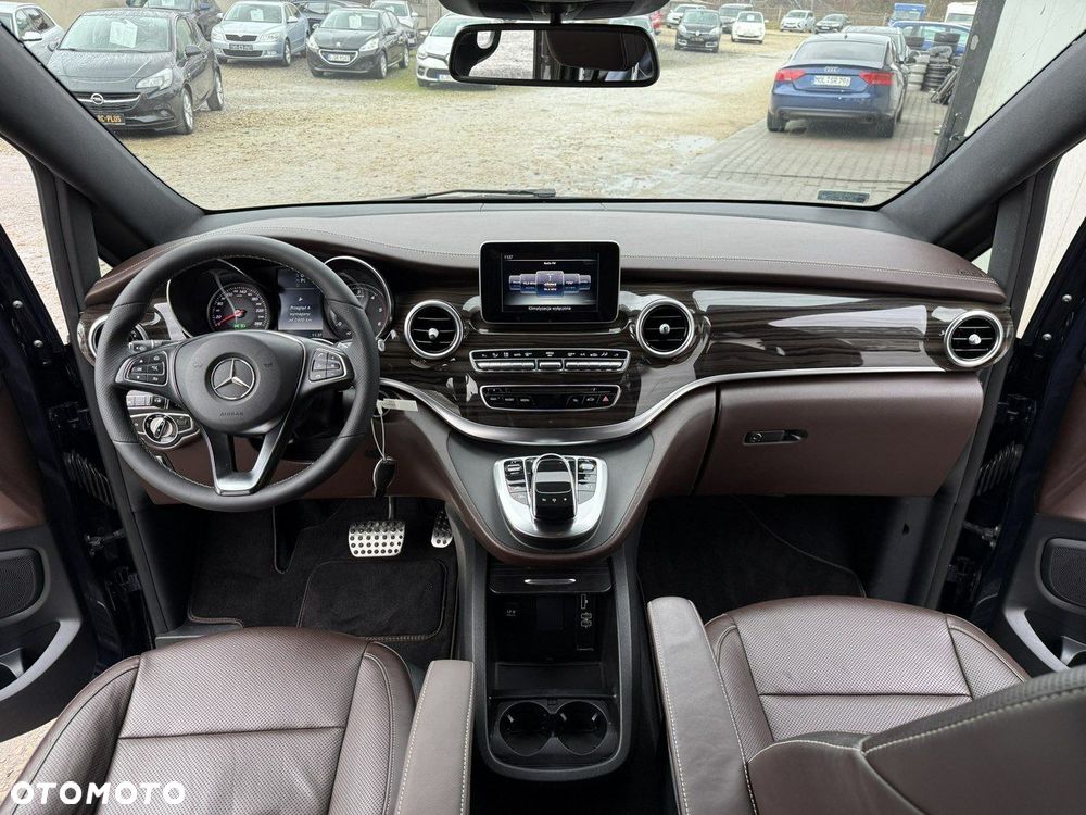 Mercedes-Benz Klasa V - 16