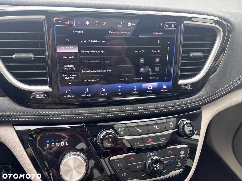 Chrysler Pacifica - 24