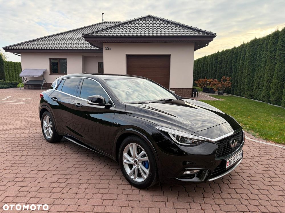 Infiniti Q30 2.2d DCT AWD Sport - 24