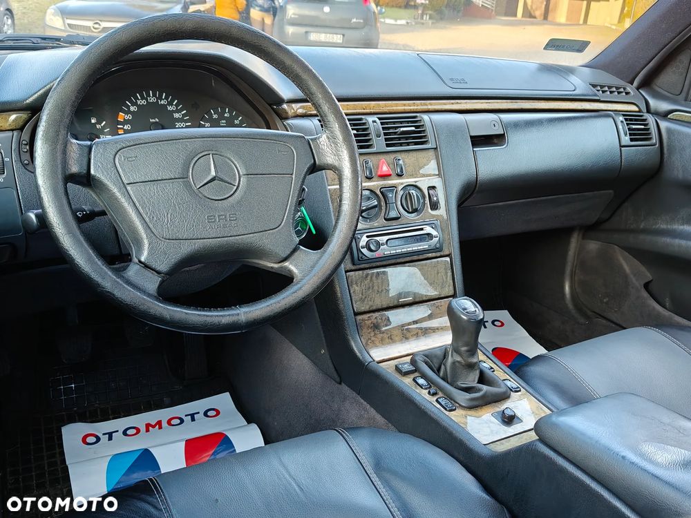 Mercedes-Benz Klasa E - 6