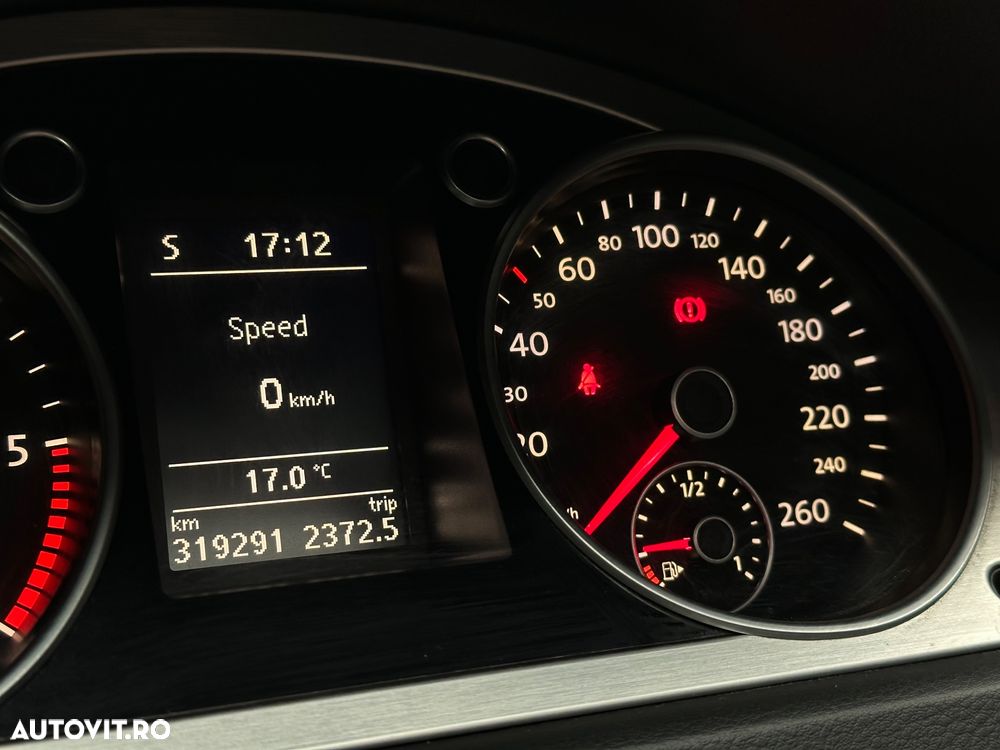 Volkswagen Passat 2.0 TDI Highline - 31