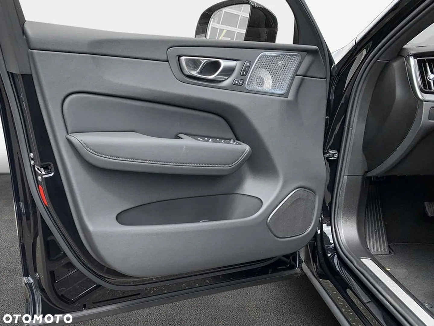 Volvo XC 60 B5 B AWD Ultra Black Edition - 8