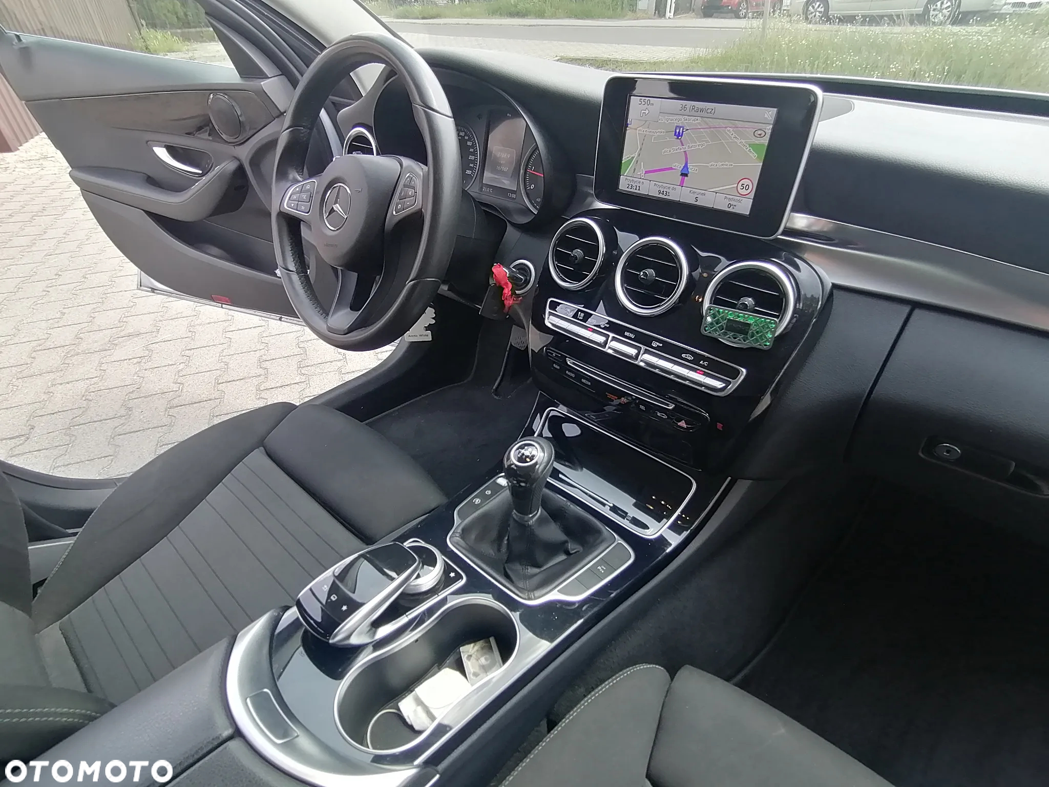 Mercedes-Benz Klasa C 180 (BlueTEC) d T Exclusive - 27