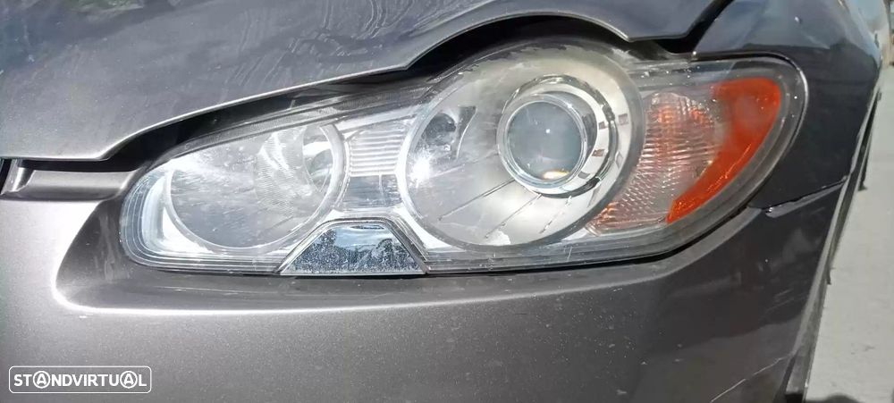 PARA-CHOQUES FRONTAL JAGUAR XF 2010 - - 1