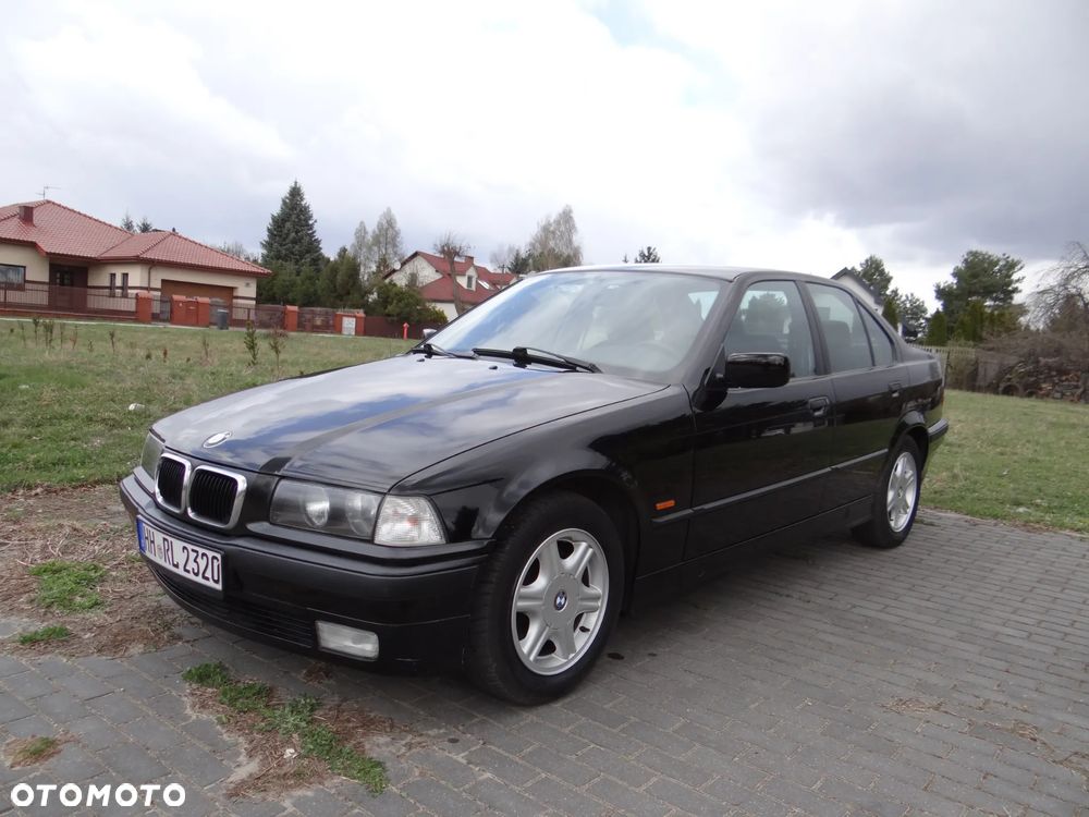 BMW Seria 3 316i - 11