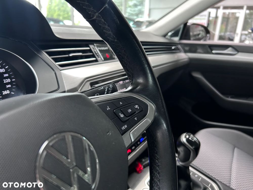 Volkswagen Passat 1.5 TSI EVO Essence - 18
