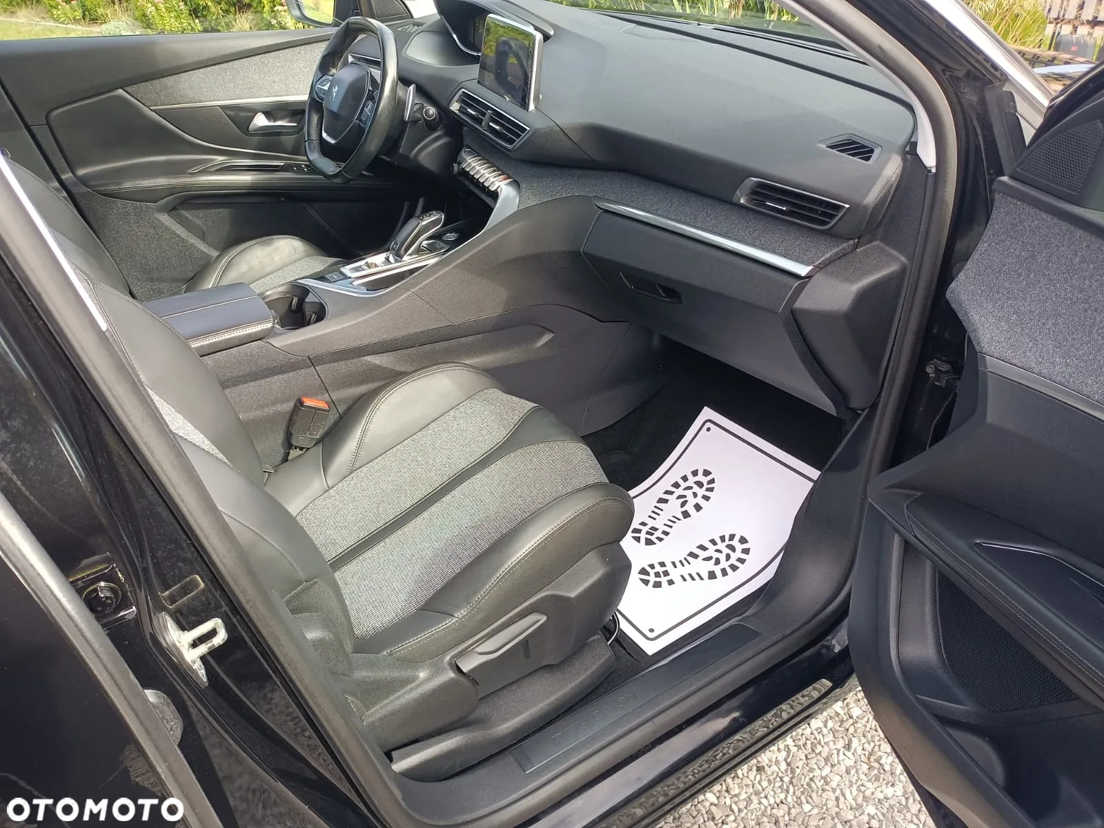 Peugeot 3008 1.6 BlueHDi Active S&S EAT6 - 26