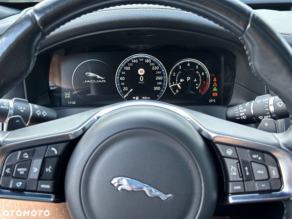 Jaguar XF S AWD - 37